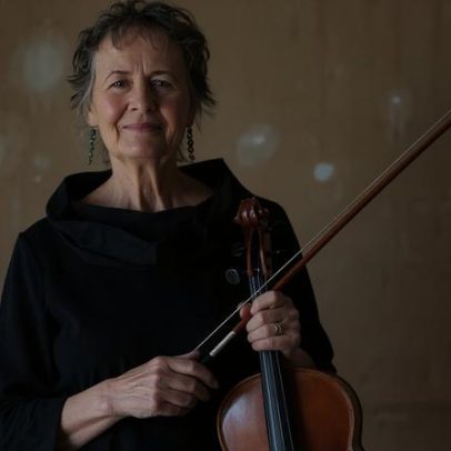 Diagnóstico foi bênção, diz Sally Beamish sobre doença que apagou memórias