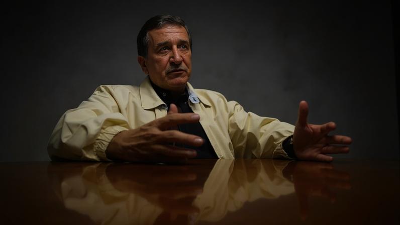 Carlos Alberto Parreira, ex-técnico da seleção brasileira, está internado com inflamação pulmonar.