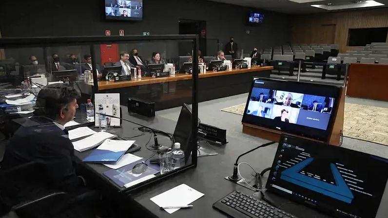 Advogados têm inserido instruções invisíveis a olho nu para manipular resultados de resumos. (Foto: Rômulo Serpa/CNJ)