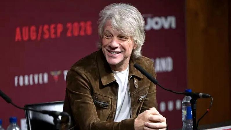 Jon Bon Jovi revelou que está totalmente recuperado após uma cirurgia vocal e contou o que aprendeu no período longe dos palcos