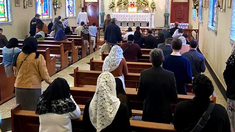 Igreja da Fraternidade Sacerdotal São Pio X em São Paulo: congregação tradicionalista reza missas em latim