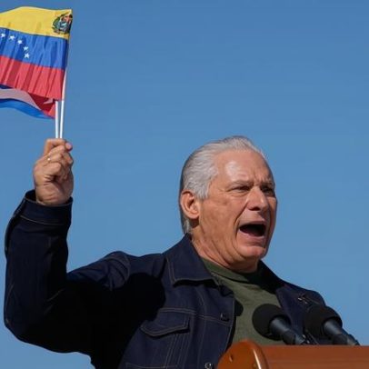 Economia cubana precisa de mudanças com bloqueio dos EUA, diz presidente