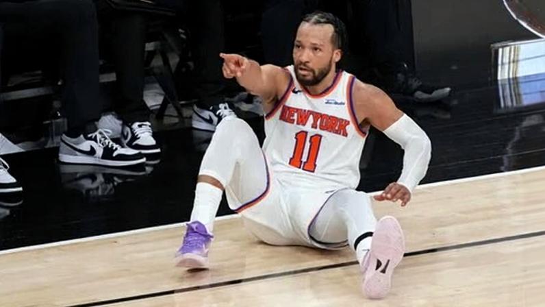 NBA final: Brunson faz a diferença em duelo tenso após 53 anos de expectativa