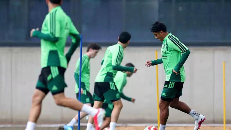 Jogadores do México treinam para a estreia na Copa do Mundo –