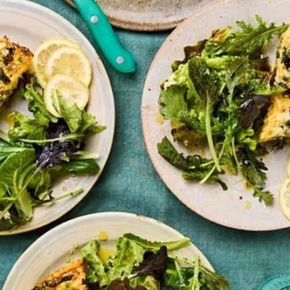 Receita vegetariana: frittata de espinafre com ervilha e cheddar, de Meera Sodha