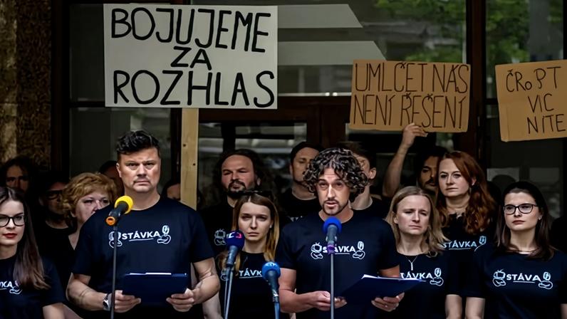 Milhares de funcionários das radiodifusoras tchecas grevem por financiamento