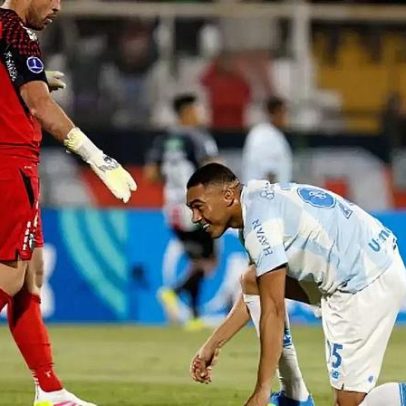 Grêmio perde Carlos Vinícius nos playoffs da Sul-Americana
