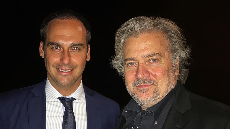 O deputado federal Eduardo Bolsonaro (PSL-SP) no jantar de aniversário de Steve Bannon em 2018, em Washington