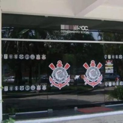 Três conselheiros do Corinthians são expulsos por invasão à presidência