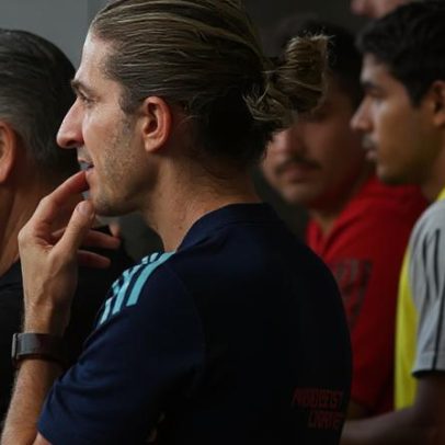 Diretor do Flamengo relembra demissão de Filipe Luís