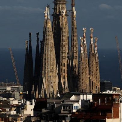 Papa Leão XIV inaugura torre central da Sagrada Família, obra de Gaudí