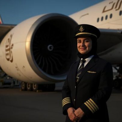 Emirates nomeia primeiras comandantes de voo mulheres dos Emirados