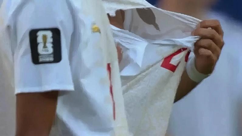 Uniformes rasgados da Puma na Copa: uma cena comum –
