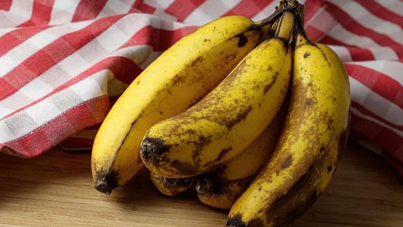 Bananas maduras: como evitar desperdício com receitas fáceis