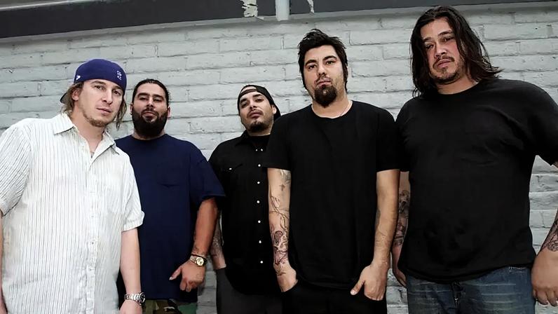 Deftones com Chi Cheng