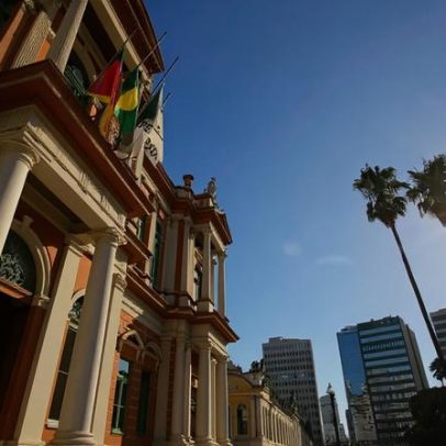 Prefeitura de Porto Alegre abre concurso com salários até R$ 9 mil