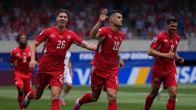 Granite Xhaka comemora gol da Suíça