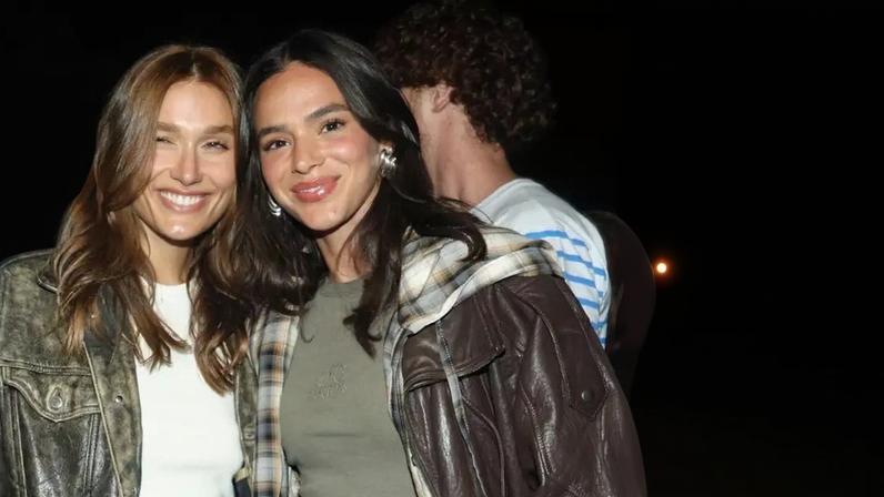 Meta de amizade! Bruna Marquezine e Sasha Meneghel fazem tatuagens iguais e encantam a web; confira.