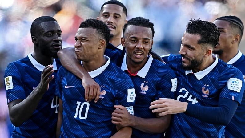 Kylian Mbappé immediately responds to Ibrahim Mbaye’s goal for Senegal, scoring late in stoppage time.