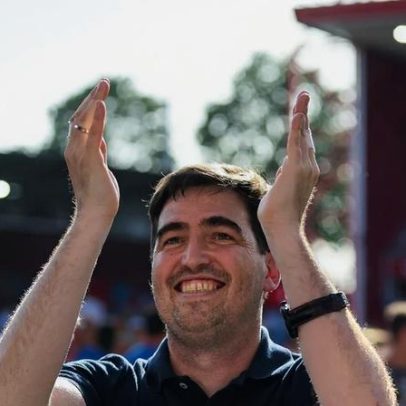 Iraola é visto como o treinador certo para devolver o ímpeto ao Liverpool