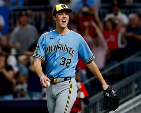 Misiorowski, ace dos Brewers, lança 47 arremessos a 101 mph ou mais, perde