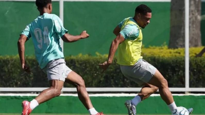 Vitor Roque foca na recuperação para voltar aos gramados após a Copa –