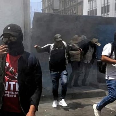 Polícia da CDMX usa gás contra protesto de professores 10 dias antes da Copa