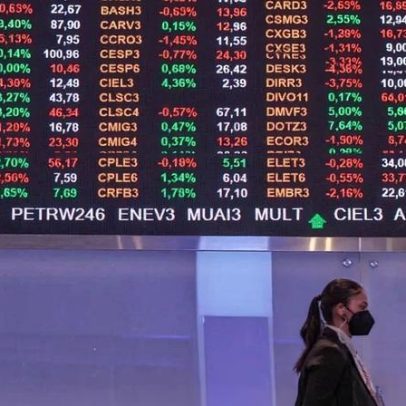Ibovespa cai após tom hawkish da Fed, antes da decisão do Copom
