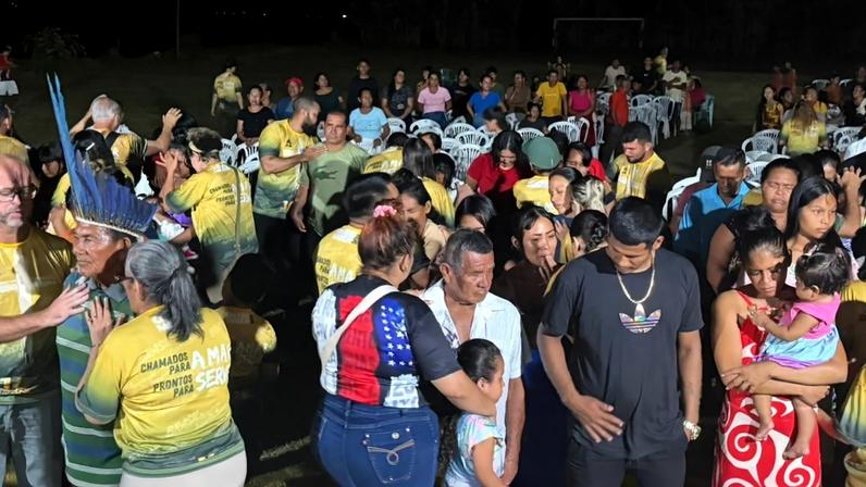 Cacique aceita Jesus durante missão com ribeirinhos no Amazonas