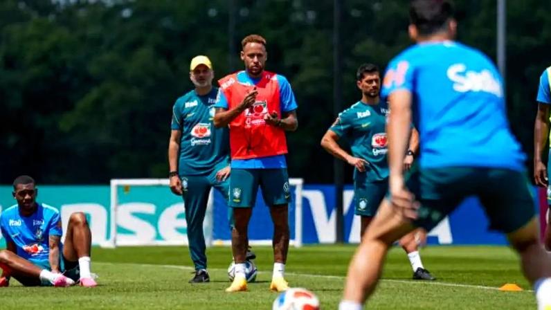 Alisson ficou fora do treino do Brasil por controle de carga –