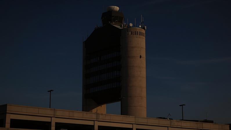 Planos a apenas 300 pés no aeroporto de Boston, quase colisão