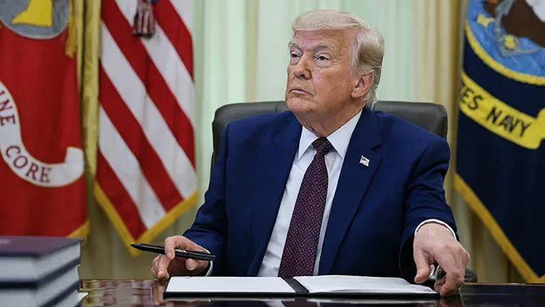Fundação anti-armamento de Trump é bloqueada; juiz exige garantia de abandono