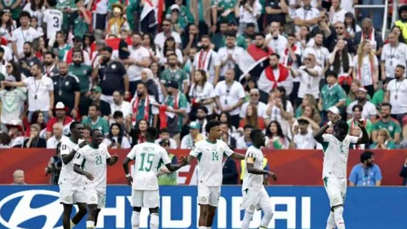 Senegal mete cinco gols para cima do Iraque, pior campanha da Copa –