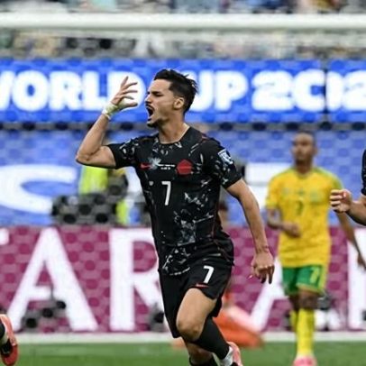 Canadá avança às oitavas com gol de Eustáquio nos acréscimos contra África Sul