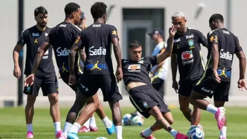 Intensidade nos treinos da seleção aumenta disputa por vagas para a Copa