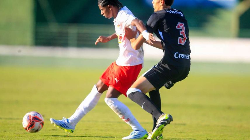 Mateus Macena, jogador do time sub-17 do Red Bull Bragantino.