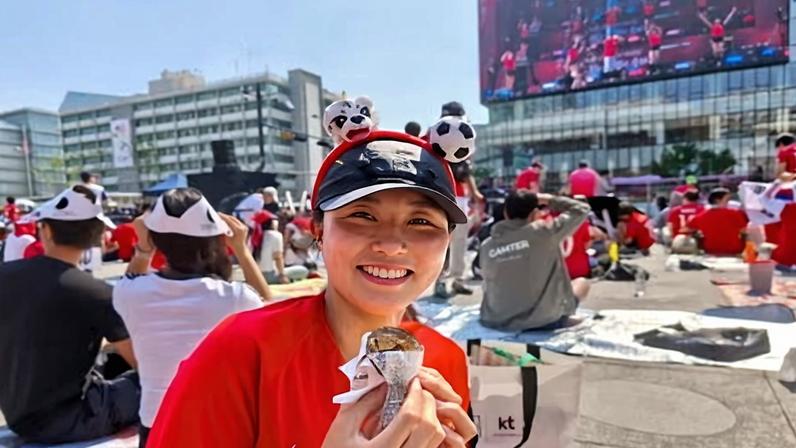 Coreanos fazem brunch Copa, trocando cerveja por café pela diferença de fuso