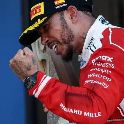 Sainz comenta reação de Hamilton e destaca papel do carro no desempenho