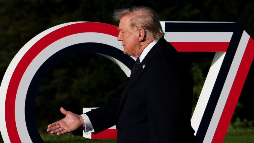 O presidente dos Estados Unidos, Donald Trump, chega a cúpula do G-7, em Evian, na França