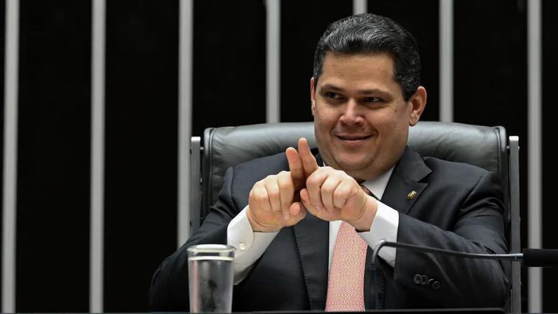 Presidente do Senado, Davi Alcolumbre, teria sido citado em acordo de delação de Daniel Vorcaro