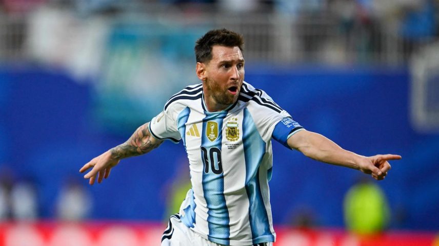 Lionel Messi marcou os três gols no triunfo da Argentina na estreia.