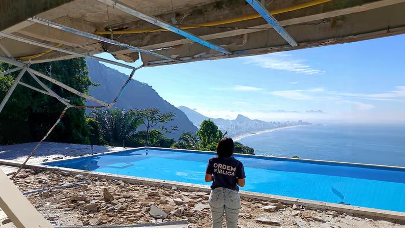 Imóvel funcionava como hostel e contava com dez suítes, piscina e churrasqueira