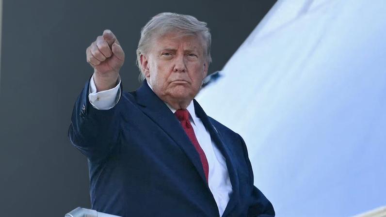 Donald Trump deixa a reunião do G-7 em Évian