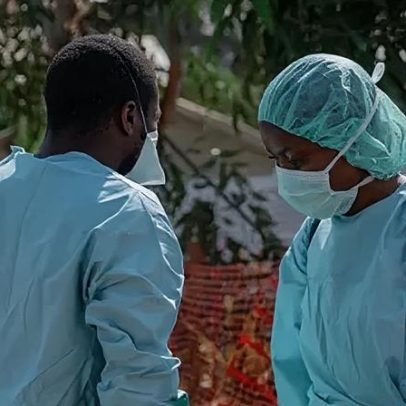Busca por criança de seis anos com Ebola após ataque armado a hospital na RDC