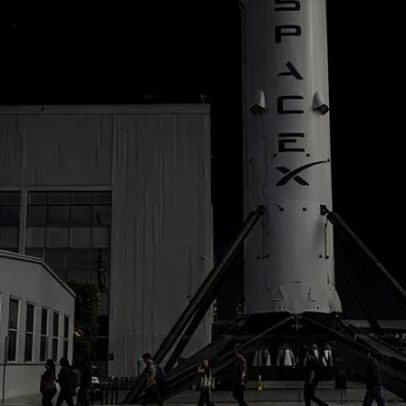 SpaceX de Elon Musk avaliada em quase US$ 1,8 trilhão antes de venda de ações recorde