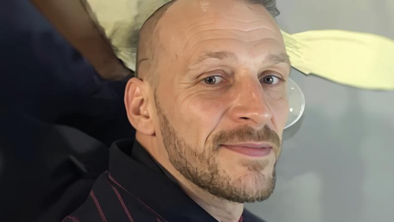 Passageiro disruptivo contido em voo da Jet2 morre