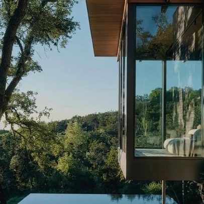 Residência que desafia a gravidade em Austin, projeto Parallel Architecture