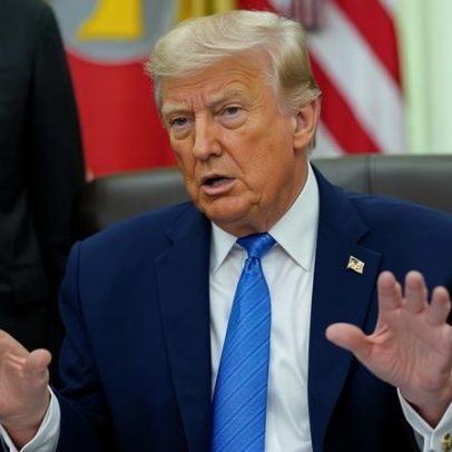Republicanos se dividem ao seguir exigências de Trump em projeto de voto