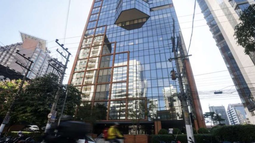 Fachada do prédio na Rua Arizona, onde fica o banco Digimais.