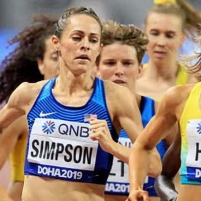 Jenny Simpson, atleta olímpica, hospitalizada após desmaio em prova de pista